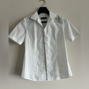 Estelle and Finn Short Sleeve Button Down Shirt. Size XS. Pristine Condition.
